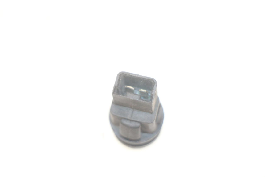 photo de COMANDO DE BUZINA PIAGGIO XEVO - X EVO 125 (2007 - 2017) - Zoom do estado de desgaste