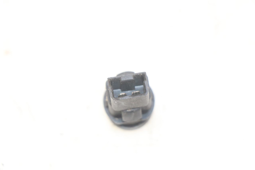 photo de COMANDO DE BUZINA PIAGGIO XEVO - X EVO 125 (2007 - 2017) - Zoom do estado de desgaste