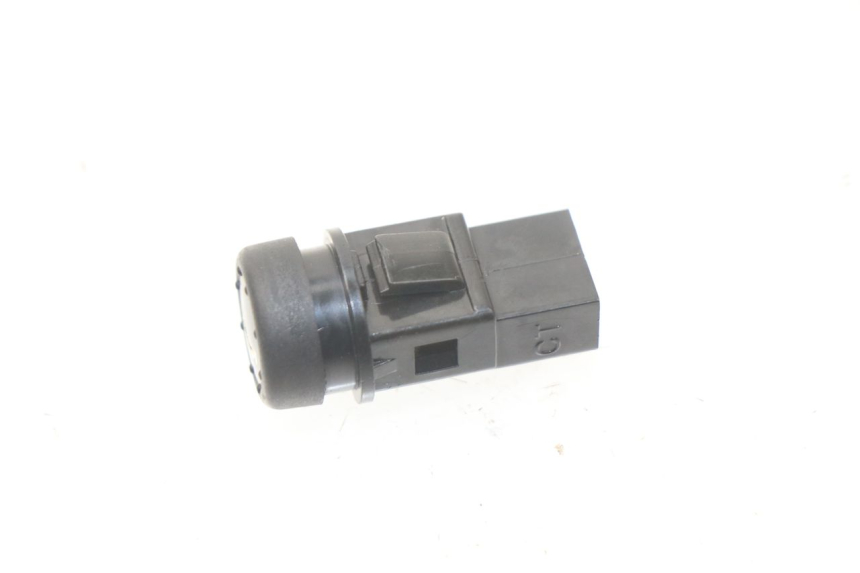 photo de COMANDO DE BUZINA PIAGGIO ZIP 2T 50 (2009 - 2019) - Zoom do estado de desgaste