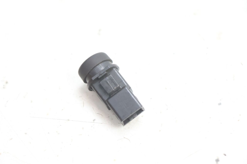 photo de COMANDO DE BUZINA PIAGGIO ZIP 2T 50 (2009 - 2019) - Zoom do estado de desgaste