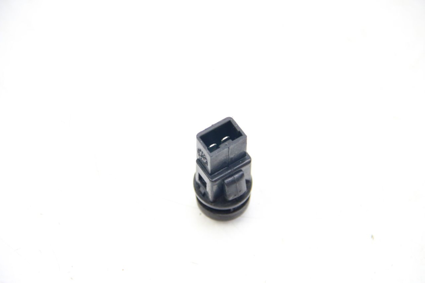 photo de COMANDO DE BUZINA PIAGGIO ZIP 4T 50 (2018 - 2020) - Zoom do estado de desgaste