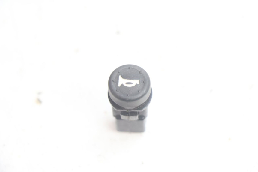 photo de INTERRUPTOR DE BUZINA PIAGGIO ZIP IGET 4T 50 (2021 - 2023) - Vista principal