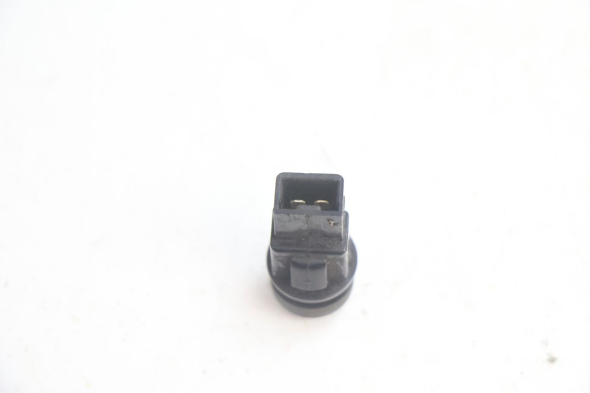 photo de INTERRUPTOR DE BUZINA PIAGGIO ZIP IGET 4T 50 (2021 - 2023) - Outro ângulo de visão