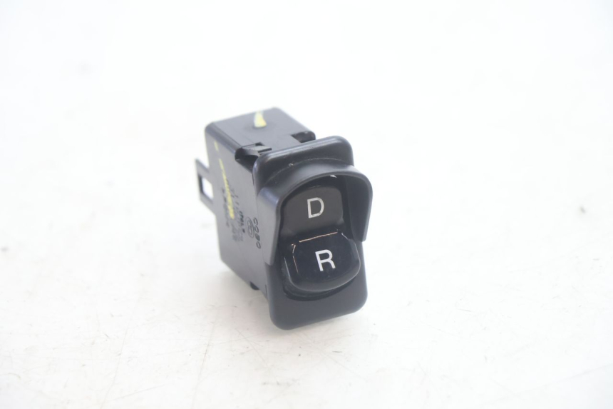 photo de INTERRUPTOR DE MARCHA PARA FRENTE / RÉ PIAGGIO MP3 HPE 530 (2022 - 2026) - Vista principal