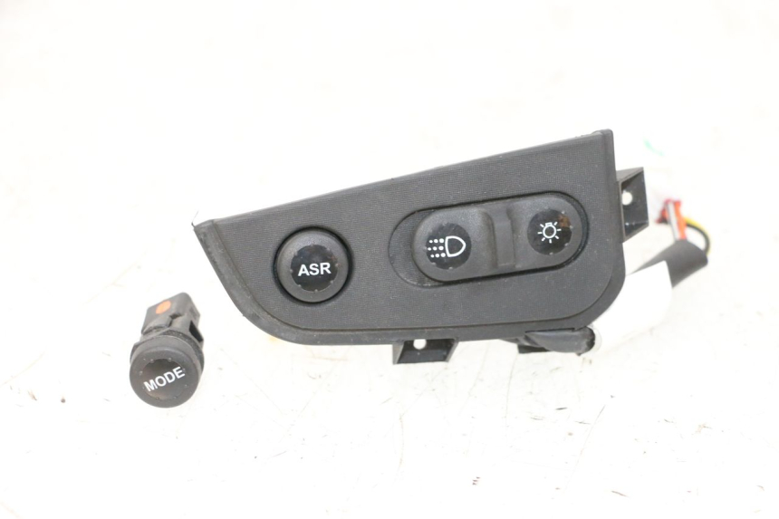 photo de COMUTADOR PIAGGIO MP3 HPE 300 (2019 - 2026) - Vista principal