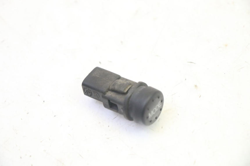 photo de COMUTADOR PIAGGIO MP3 125 (2006 - 2014) - Detalhe da peça