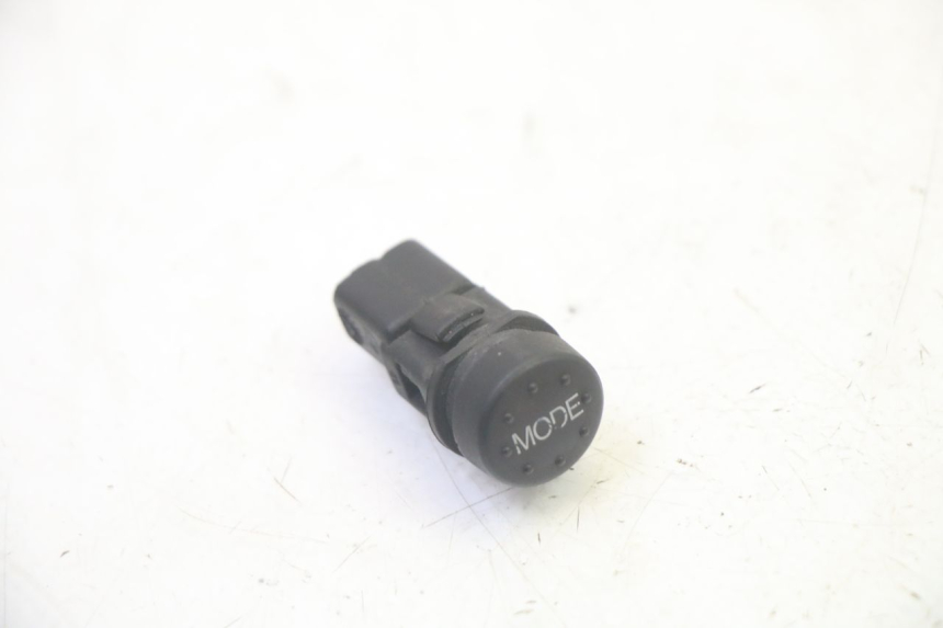 photo de COMUTADOR PIAGGIO MP3 RL 250 (2006 - 2010) - Detalhe da peça