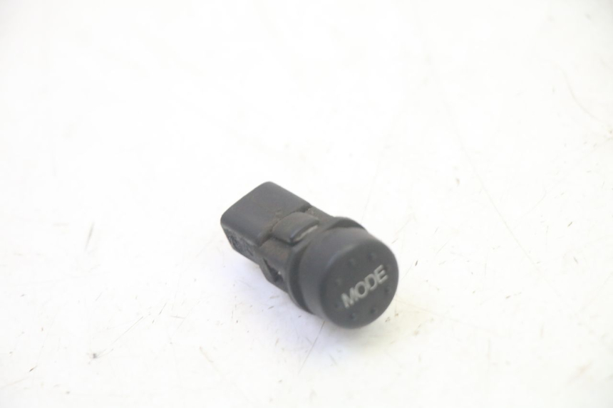 photo de COMUTADOR PIAGGIO MP3 125 (2006 - 2014) - Detalhe da peça