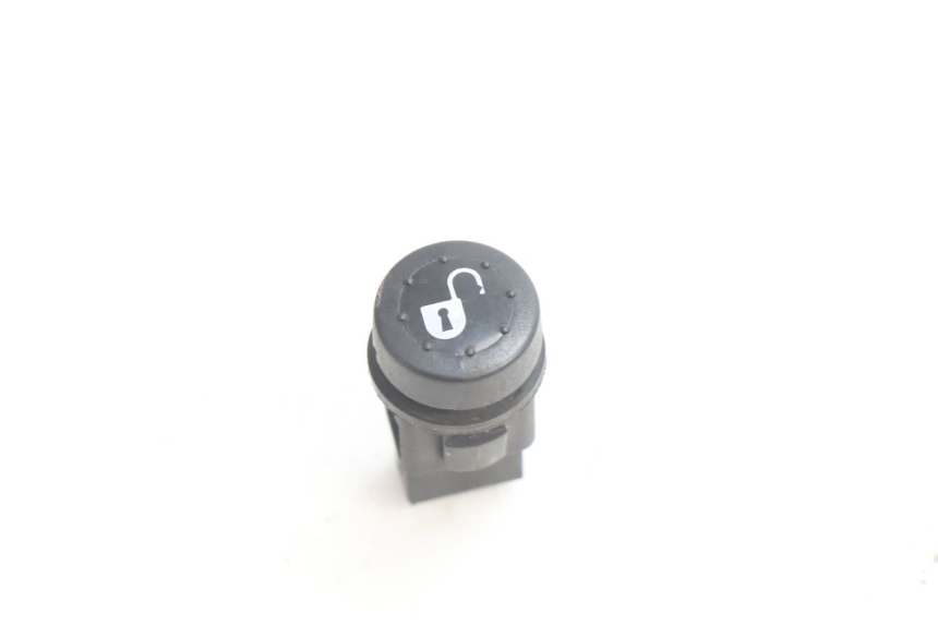 photo de INTERRUPTOR DE ABERTURA DO ASSENTO PIAGGIO LIBERTY IGET 4T 50 (2021 - 2025) - Vista principal