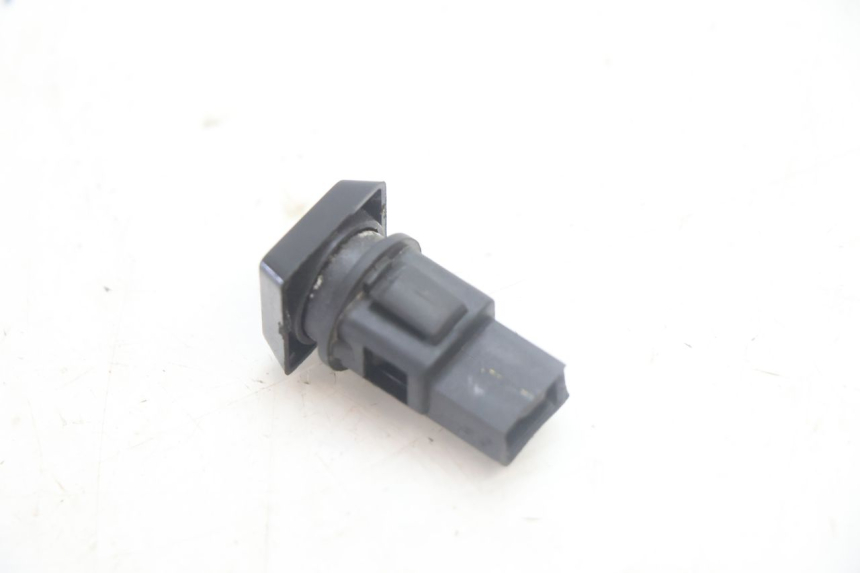 photo de INTERRUPTOR DE ABERTURA DO ASSENTO PIAGGIO MP3 HPE 530 (2022 - 2026) - Zoom do estado de desgaste