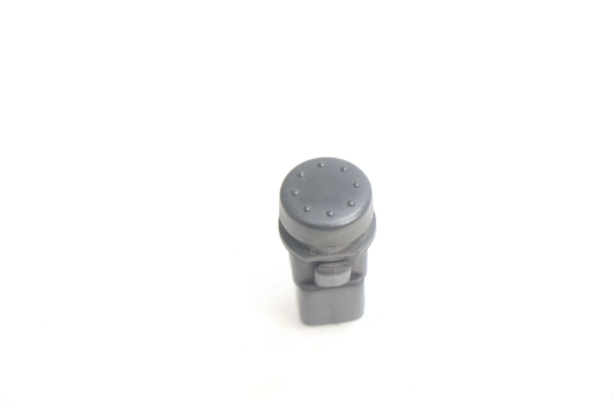 photo de INTERRUPTOR DE ABERTURA DO ASSENTO PIAGGIO X8 STREET 125 (2006 - 2007) - Vista principal