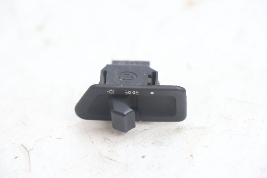 photo de INTERRUPTOR DO FAROL TGB CITY RS 50 (2011 - 2016) - Detalhe da peça