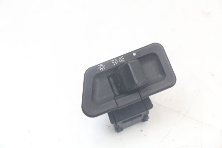 photo de INTERRUPTOR DE FAROL SYM FIDDLE 2 50 (2008 - 2013) - Vista principal