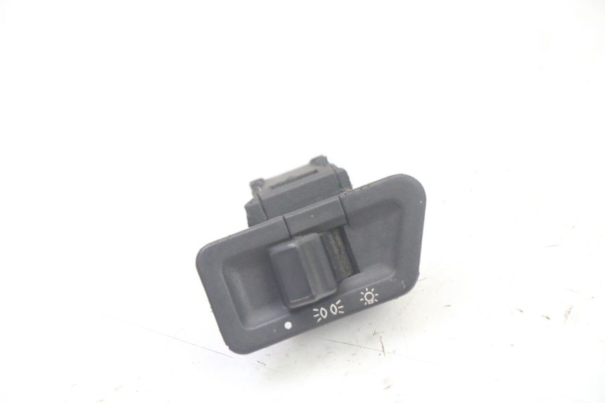 photo de INTERRUPTOR DE FAROL SYM FIDDLE 125 (2008 - 2010) - Vista principal