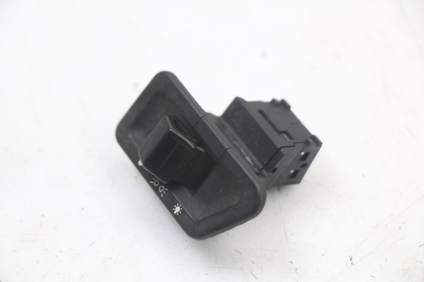 photo de INTERRUPTOR DE FAROL HONDA NES AROBASE 125 (2000 - 2003) - Detalhe da peça