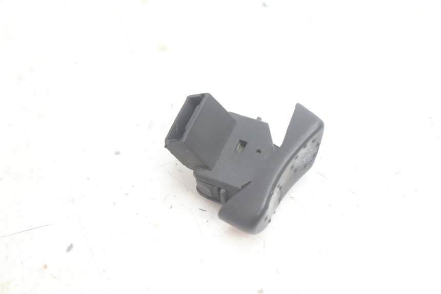 photo de INTERRUPTOR DO FAROL PIAGGIO LIBERTY 50 (1998 - 2003) - Zoom do estado de desgaste
