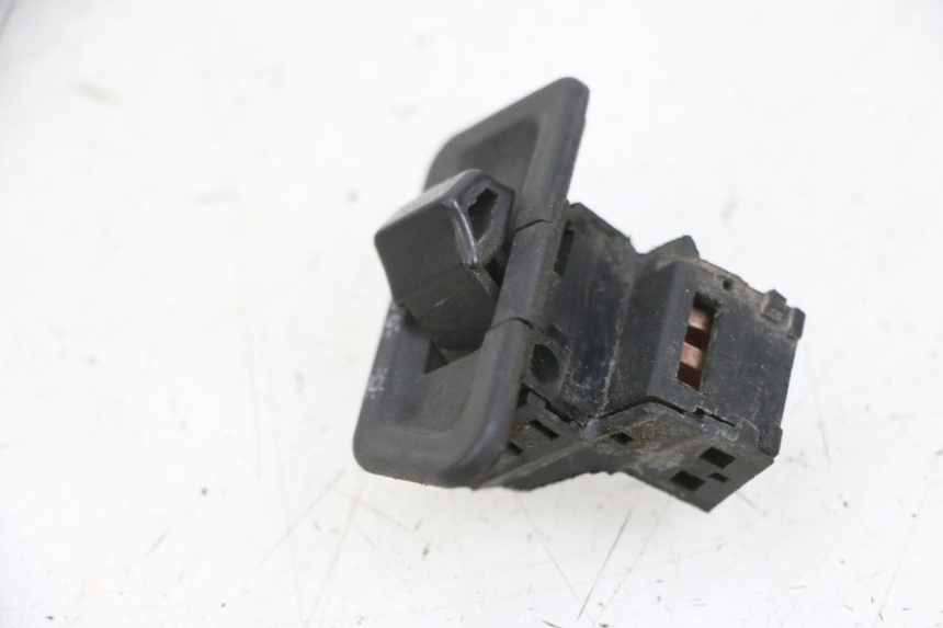 photo de INTERRUPTOR DE FAROL KYMCO LIKE 125 (2009 - 2016) - Zoom do estado de desgaste