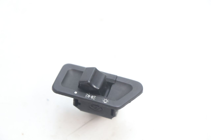 photo de INTERRUPTOR DO FAROL KYMCO MOVIE S 125 (2009 - 2018) - Detalhe da peça