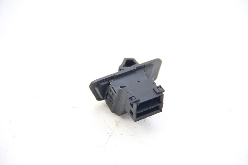 photo de INTERRUPTOR DE FAROL RED ELECTRIC RED E PRO 1 (2017 - 2019) - Detalhe da peça