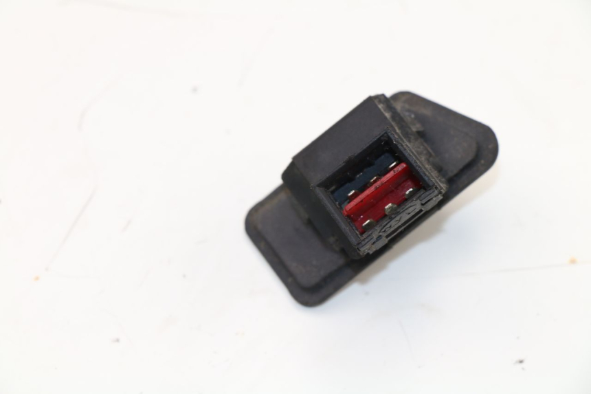 photo de INTERRUPTOR DE FAROL WACOX SHENKE 50 (2008 - 2014) - Zoom do estado de desgaste