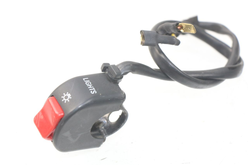 photo de INTERRUPTOR DE FAROL TRIUMPH SPRINT ST ABS 1050 (2005 - 2007) - Zoom do estado de desgaste