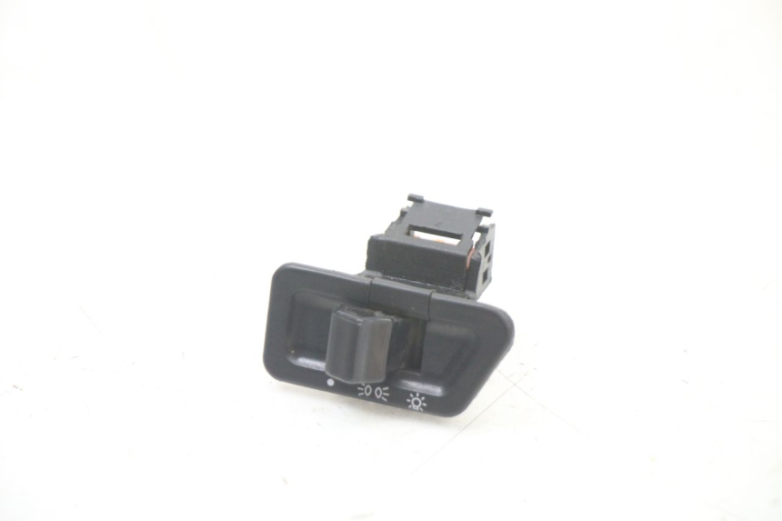 photo de INTERRUPTOR DE FAROL SYM ORBIT 2 4T 50 (2008 - 2017) - Vista principal
