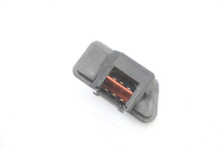 photo de INTERRUPTOR DE FAROL SYM ORBIT 2 4T 50 (2008 - 2017) - Zoom do estado de desgaste