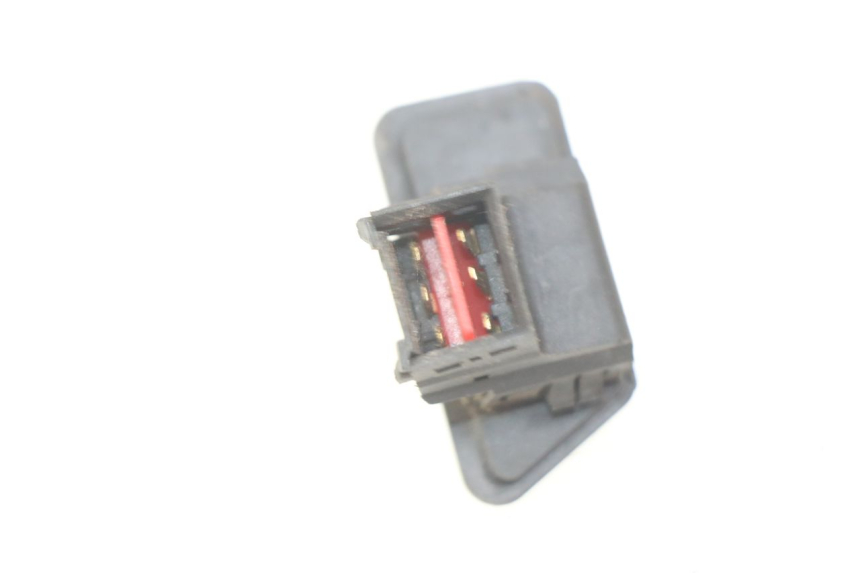 photo de INTERRUPTOR DE FAROL EUROCKA VIRTUALITY GT 4T 50 (2011 - 2017) - Detalhe da peça