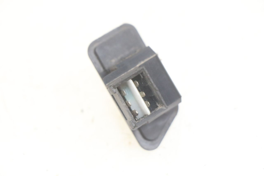photo de INTERRUPTOR DE FAROL YIYING YY125T 125 (2006 - 2014) - Zoom do estado de desgaste