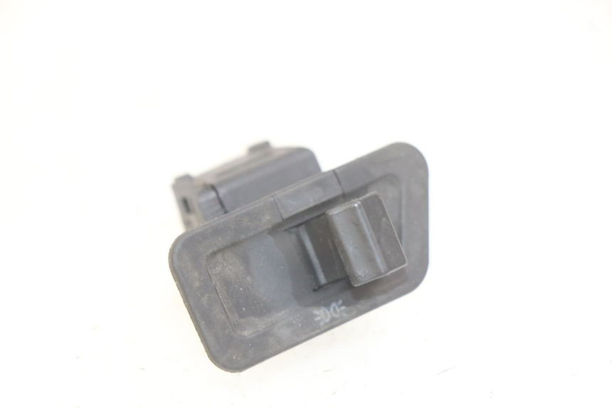photo de INTERRUPTOR DE FAROL YIYING YY125T 125 (2006 - 2014) - Outro ângulo de visão