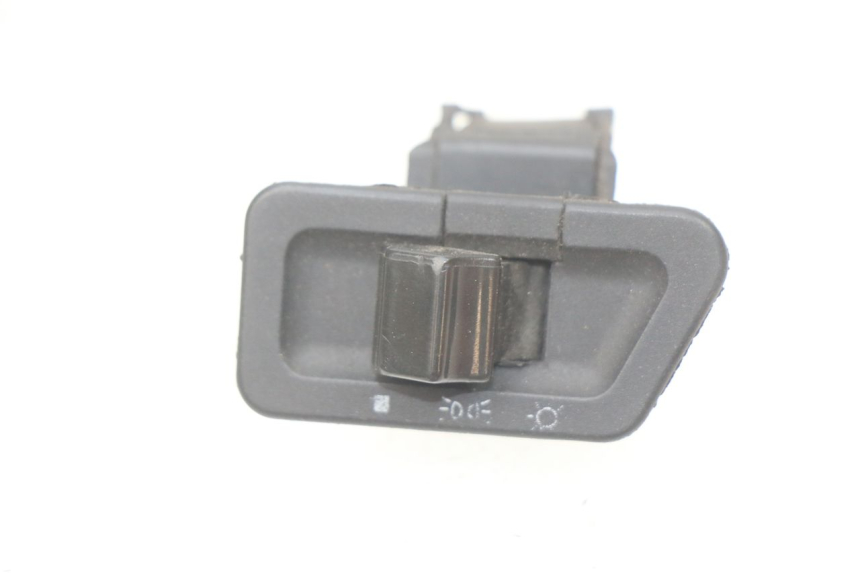 photo de INTERRUPTOR DE FAROL YIYING YY50QT-10 50 (2007 - 2022) - Vista principal