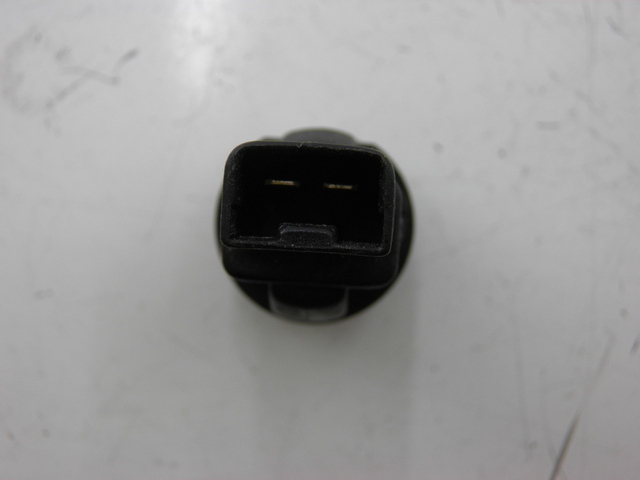 photo de COMUTADOR PIAGGIO XEVO - X EVO 125 (2010 - 2015) - Zoom do estado de desgaste