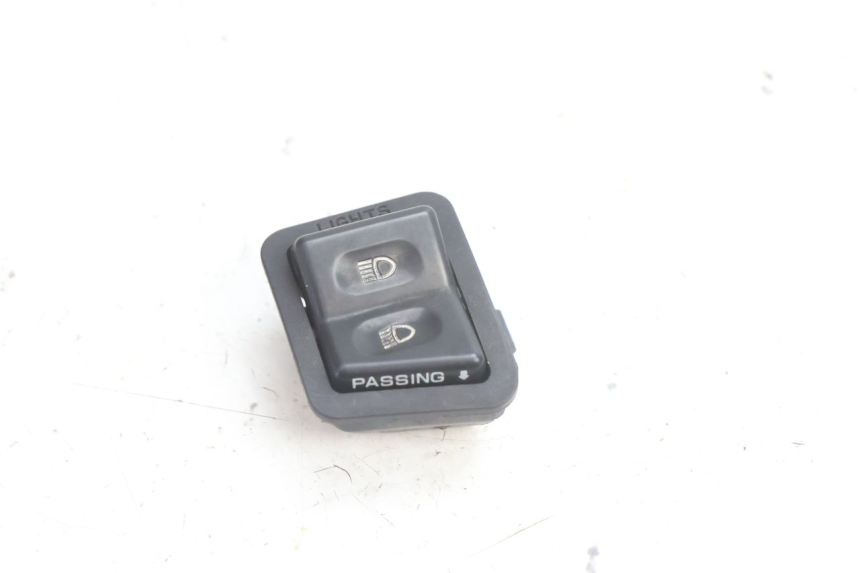 photo de INTERRUPTOR DE FAROL ALTO APRILIA ATLANTIC S 125 (2010 - 2013) - Vista principal