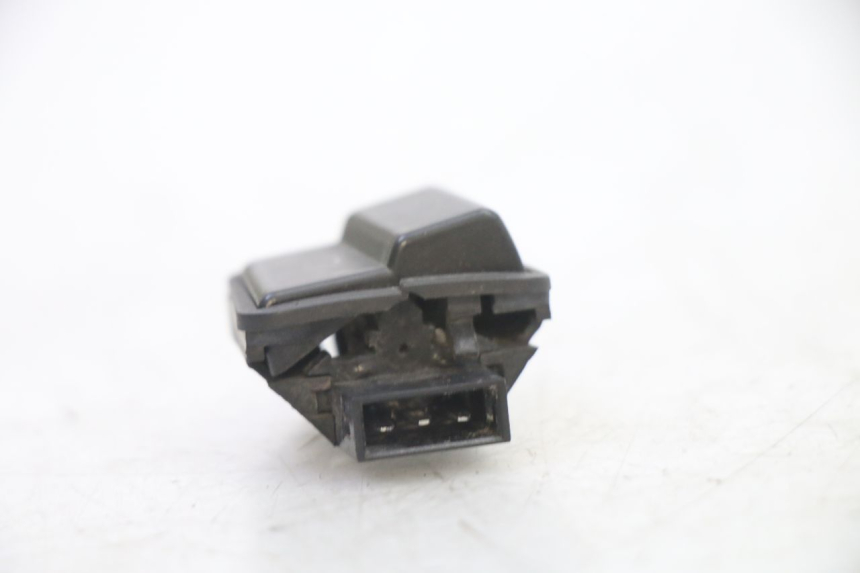photo de COMUTADOR DE FAROL ALTO TNT MOTOR BOSTON 4T 50 (2018 - 2025) - Zoom do estado de desgaste