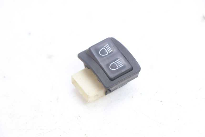 photo de INTERRUPTOR DE FAROL ALTO TGB CITY RS 50 (2011 - 2016) - Detalhe da peça