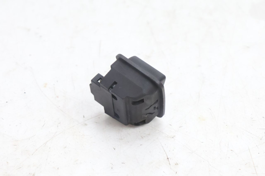 photo de INTERRUPTOR DO FAROL ALTO HONDA FES PANTHEON 2T 125 (1998 - 2002) - Outro ângulo de visão
