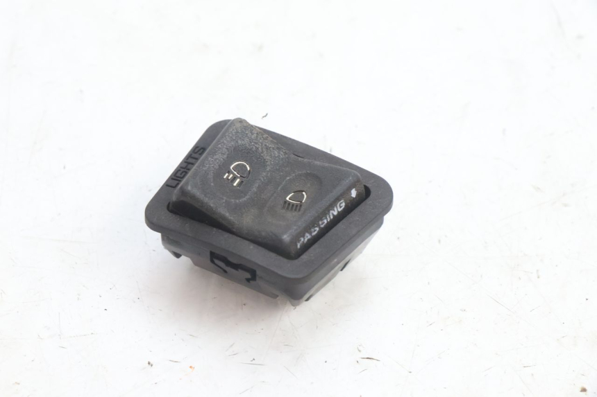photo de INTERRUPTOR DE FAROL ALTO HONDA FES PANTHEON 125 (2003 - 2007) - Vista principal