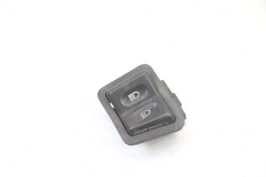 photo de INTERRUPTOR DE FAROL ALTO SYM FIDDLE 3 III 125 (2014 - 2020) - Vista principal