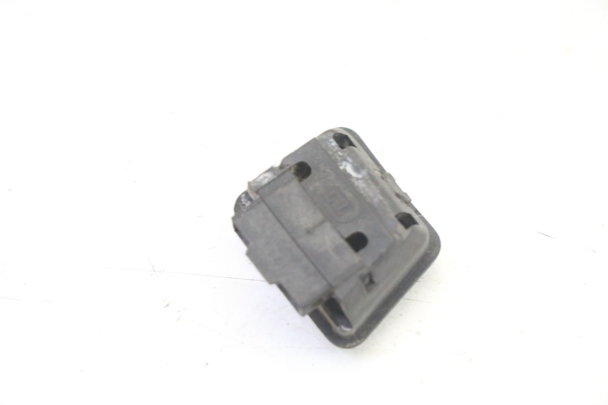 photo de INTERRUPTOR DE FAROL ALTO SYM FIDDLE 3 III 125 (2014 - 2020) - Outro ângulo de visão