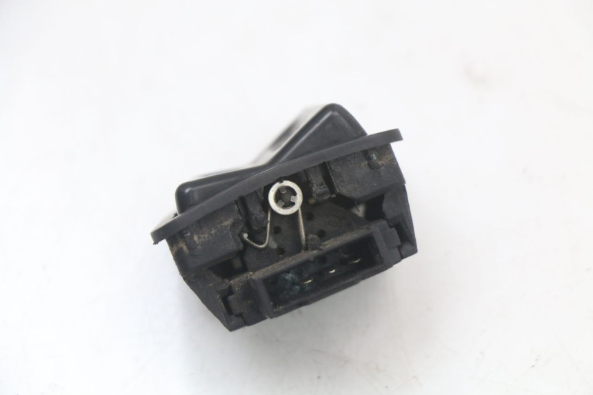 photo de COMUTADOR DE FAROL ALTO SYM FIDDLE 3 III 50 (2014 - 2020) - Zoom do estado de desgaste