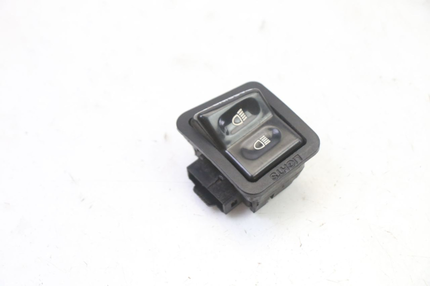 photo de COMUTADOR DE FAROL ALTO SYM FIDDLE 3 III 50 (2014 - 2020) - Detalhe da peça