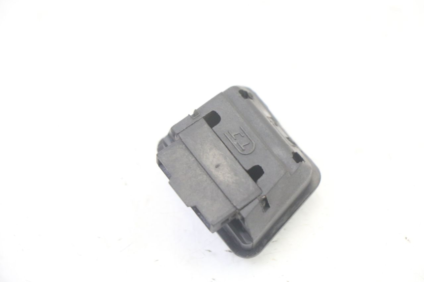 photo de INTERRUPTOR DE FAROL ALTO SYM FIDDLE 125 (2008 - 2010) - Outro ângulo de visão