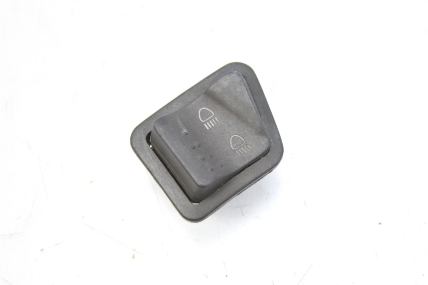 photo de COMANDO FAROL ALTO PIAGGIO FLY 2T 50 (2004 - 2017) - Detalhe da peça