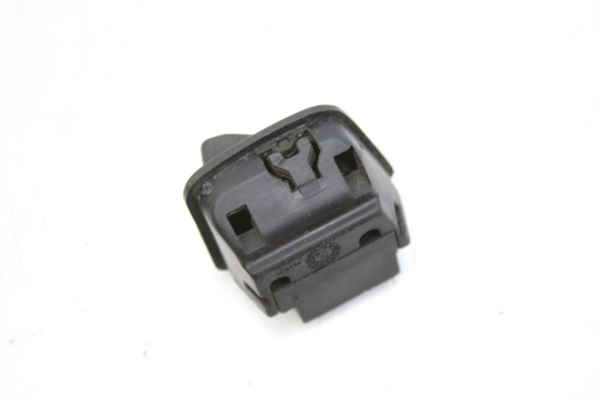 photo de COMANDO FAROL ALTO PIAGGIO FLY 2T 50 (2004 - 2017) - Pontos de fixação