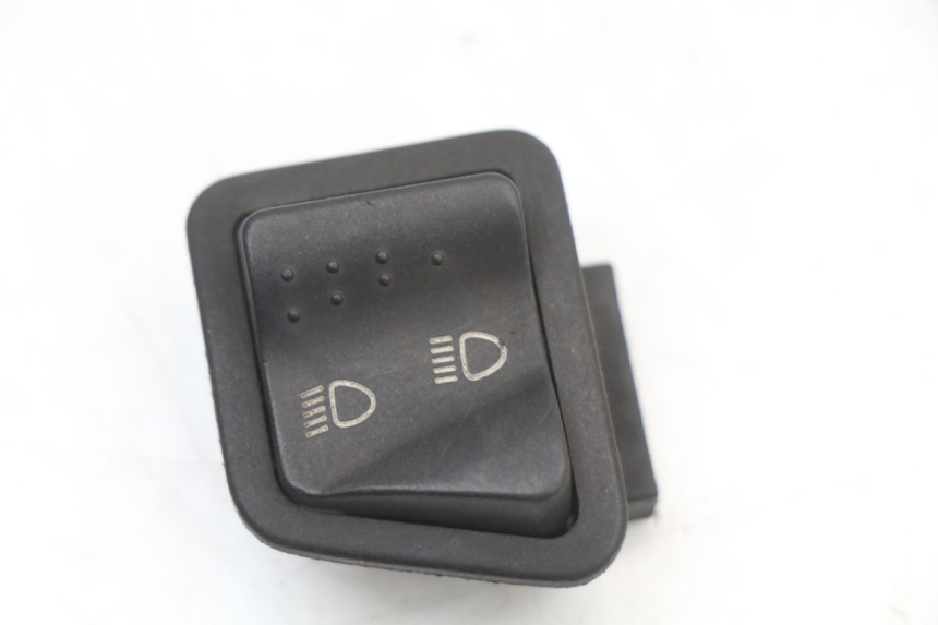 photo de COMANDO FAROL ALTO PIAGGIO FLY 2T 50 (2004 - 2017) - Detalhe da peça