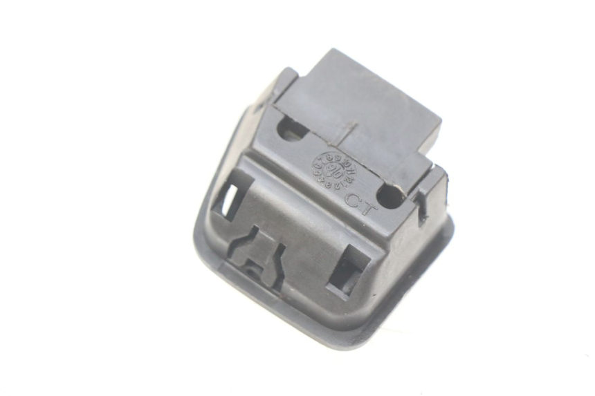 photo de COMANDO FAROL ALTO PIAGGIO FLY 100 (2006 - 2010) - Detalhe da peça