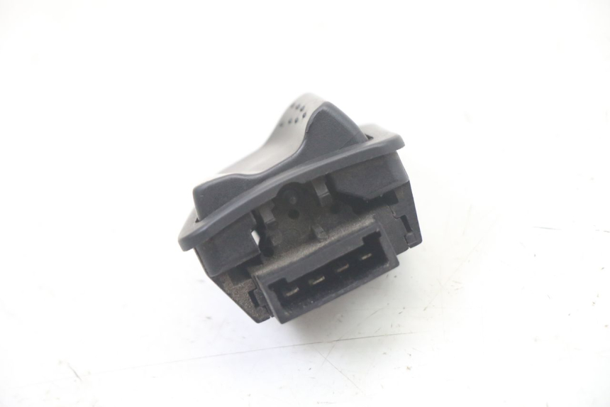 photo de INTERRUPTOR DE FAROL ALTO GILERA STALKER 50 (1997 - 2005) - Zoom do estado de desgaste