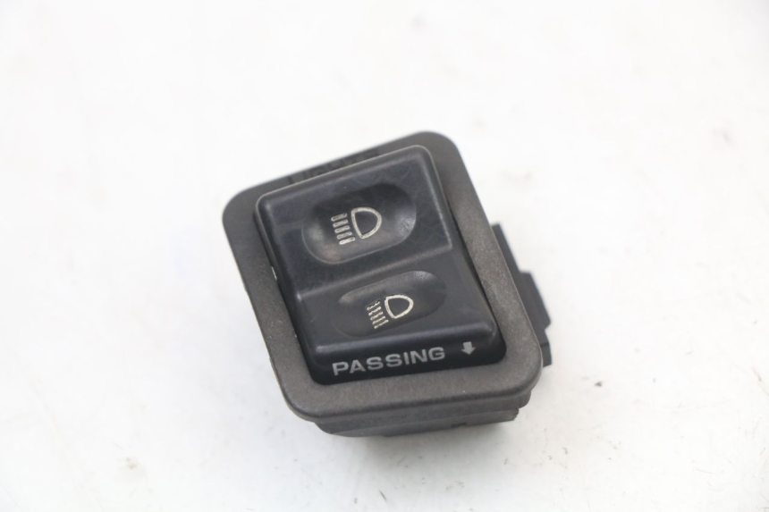 photo de INTERRUPTOR DO FAROL ALTO HONDA NES AROBASE 125 (2000 - 2003) - Vista principal