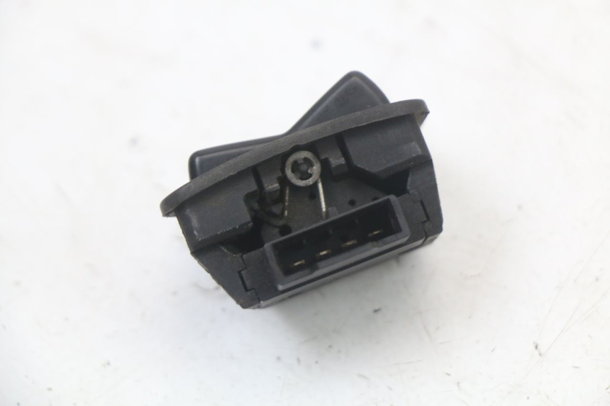 photo de INTERRUPTOR DO FAROL ALTO HONDA NES AROBASE 125 (2000 - 2003) - Zoom do estado de desgaste