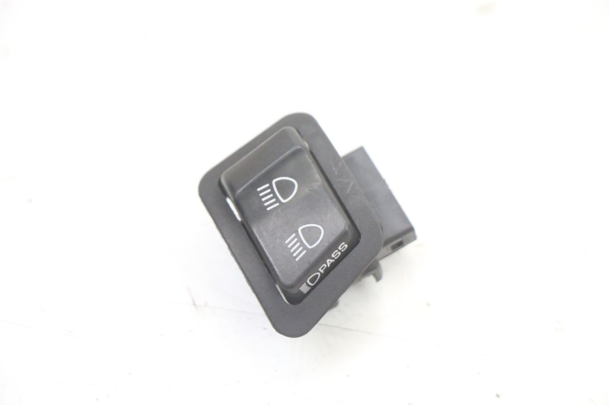 photo de INTERRUPTOR DO FAROL ALTO HONDA SH i 300 (2015 - 2020) - Vista principal